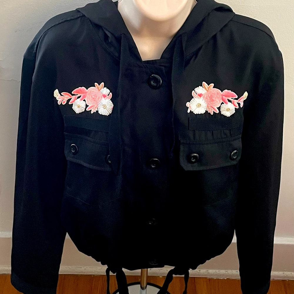 I Joah black hooded embroidered floral jacket, size M pockets button closure